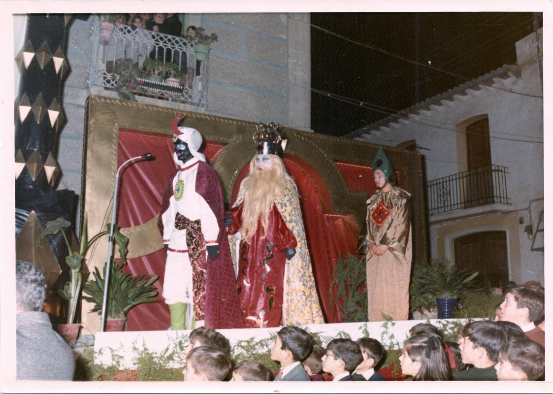 LA HISTÒRIA DEL MISTERI DE REIS CONTADA DES DE GATA: III, del balcó de l'Ajuntament al de Ca Don Julián (anys 40-50 a 1967)